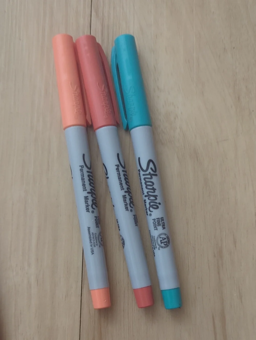 Mixed Lot Of 20 Writing Utensils